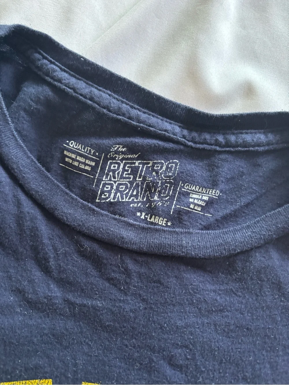Vintage University of WA "National Champions" Graphic Tee with Yellow Print - Picture 4 of 8